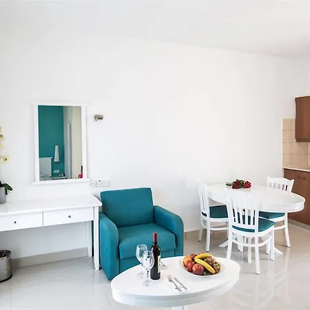 Hotel Polycarpia 3*